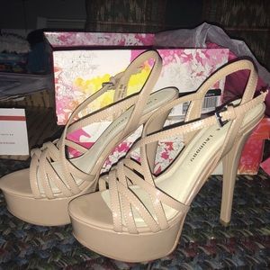 Chinese laundry tippy tops nude size 9